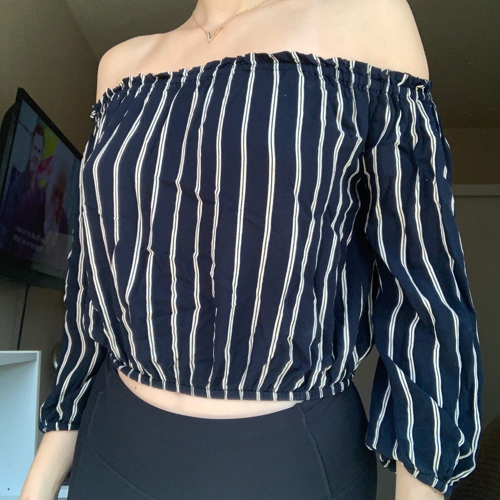 Brandy Melville Off the Shoulder Striped Flowy Top